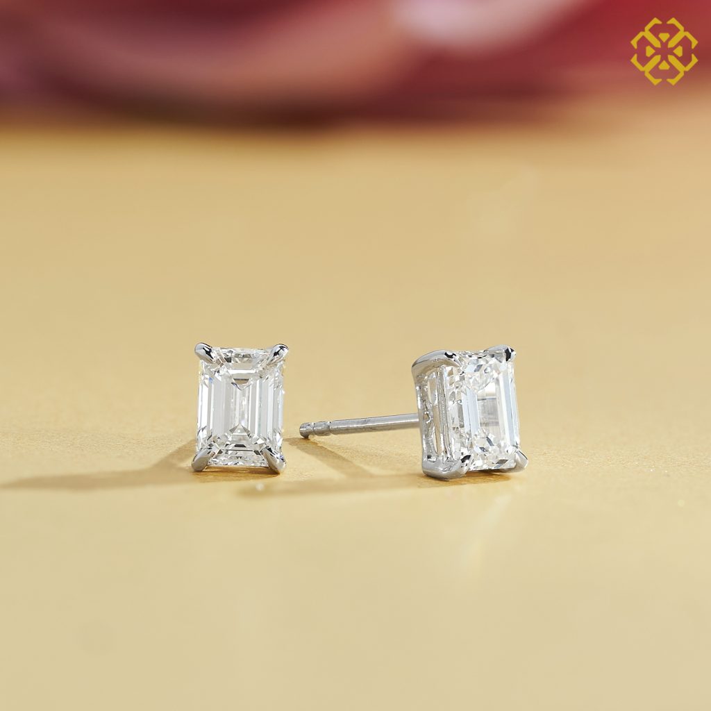 Classic Emerald Earrings