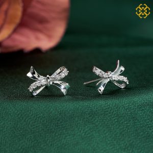 Nana Ribbon Ear Stud WG (1)