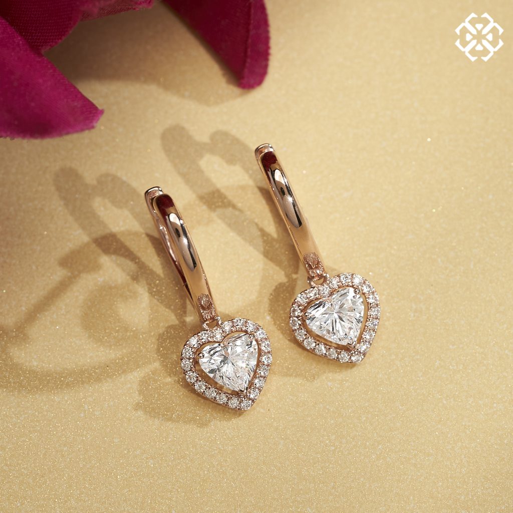 Tresor Simple Heart Solace Dangling Earrings