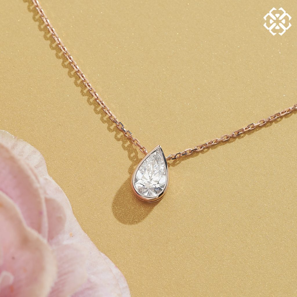 Eternal Pear Necklace 0.9 J VVS2 EX EX NONE RG (PEAR GIA