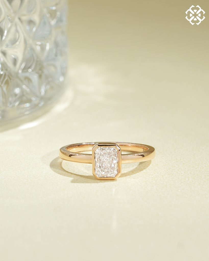 Radiant Bezel Ring 1.01 H VS2 EX VG FNT RG 12 (RECTANGULAR RADIANT GIA)